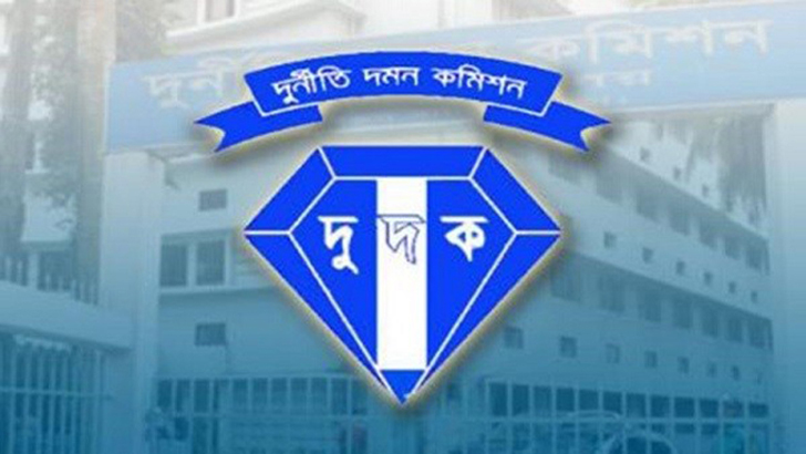 কুষ্টিয়া জেলা পরিষদ কার্যালয়ে দুদকের অভিযান